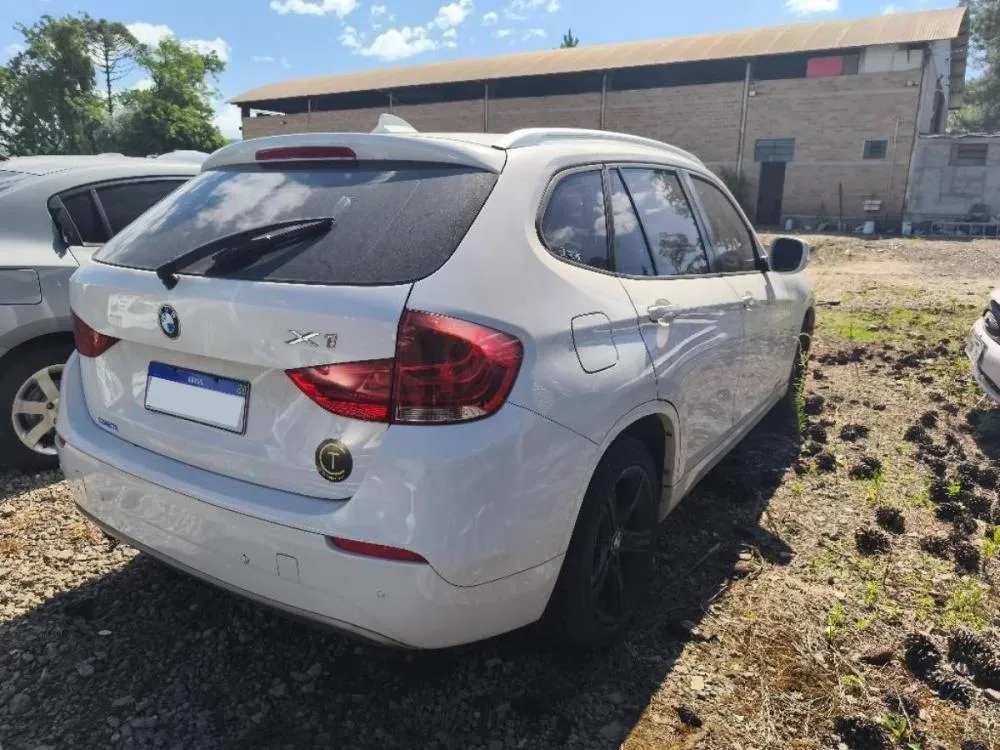 Leilão do Detran em 20 cidades de SC oferece carros, motos e sucatas a preços reduzidos; saiba como participar