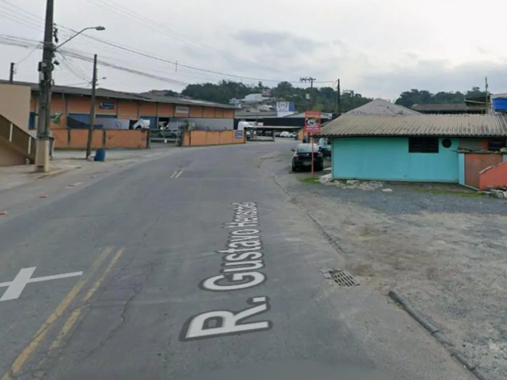 Trecho da rua Gustavo Henschel passa a operar em sentido único a partir de segunda-feira em Blumenau