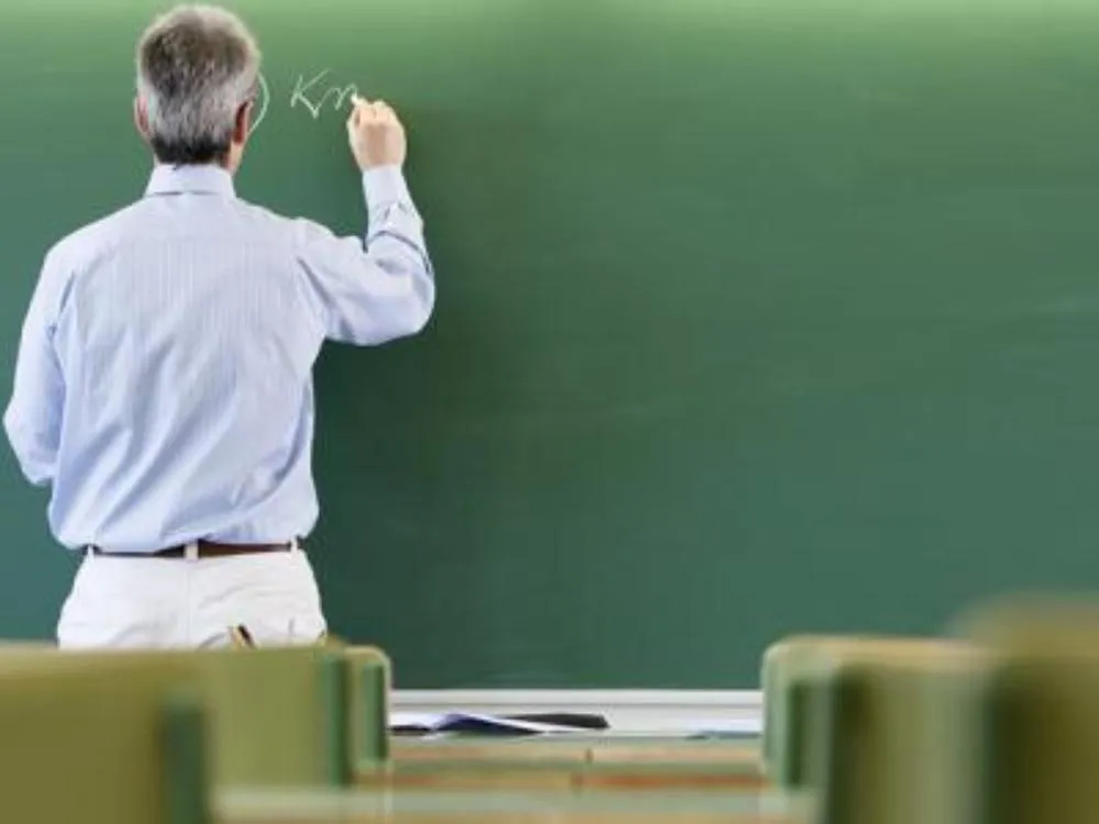 Gaspar abre chamada pública para contratação de professores e auxiliares 