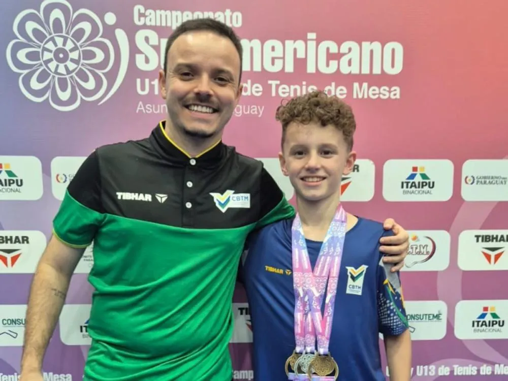 Aos 11 anos, blumenauense brilha e conquista três medalhas no Sul-Americano de tênis de mesa