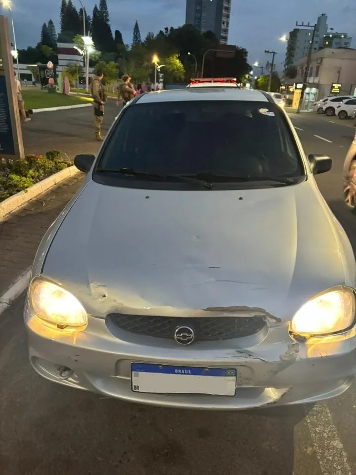 Motorista é preso com quase 5 vezes o limite de álcool permitido após fazer zigue-zague em Timbó