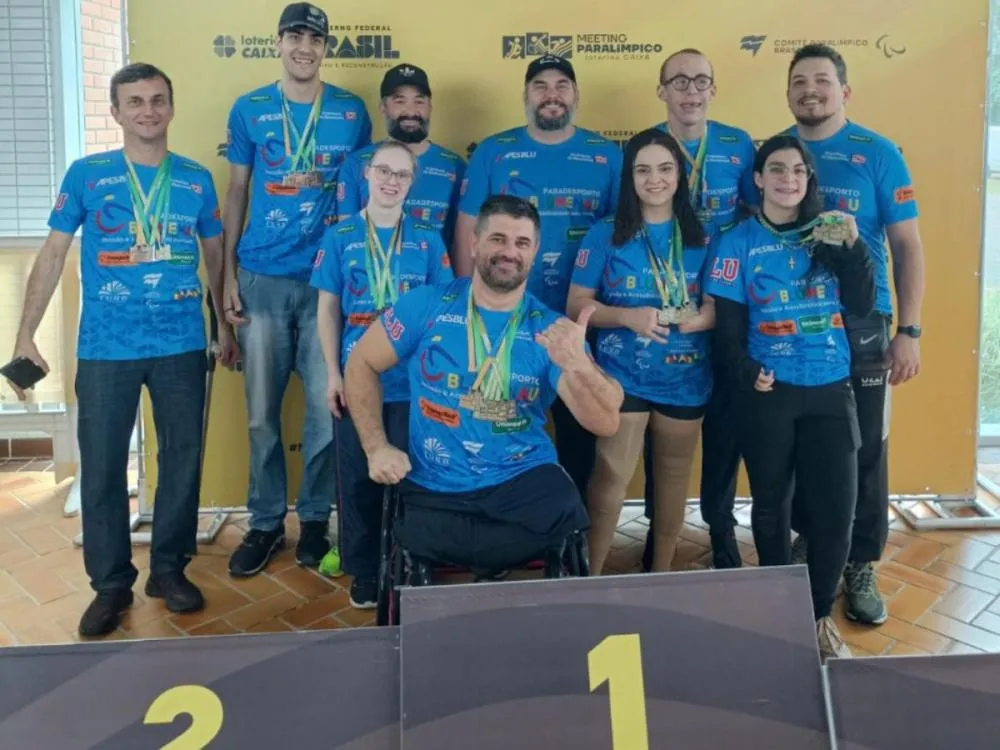 Paratletas de Blumenau participam de competições nacionais de bocha e natação