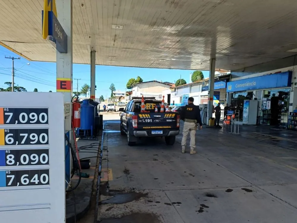 Força-tarefa em SC fiscaliza mais de 100 postos e identifica irregularidades no preço dos combustíveis