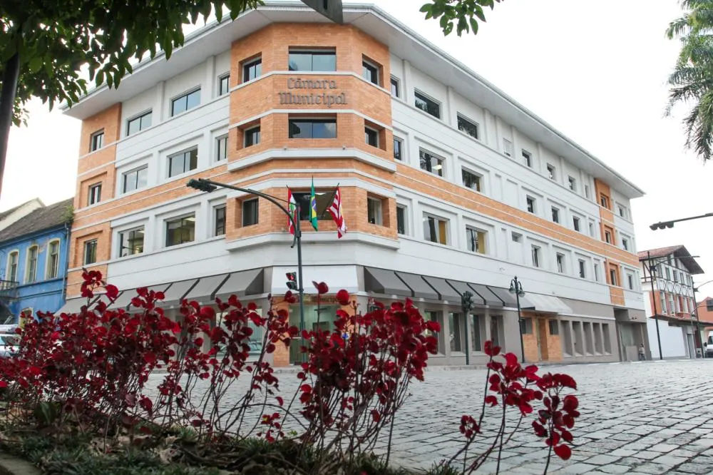 Câmara de Blumenau convoca secretária de Educação para tratar sobre manutenção em escolas