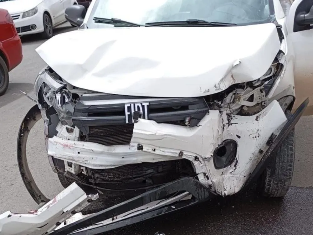 Acidente entre carro e moto deixa dois feridos em Pouso Redondo