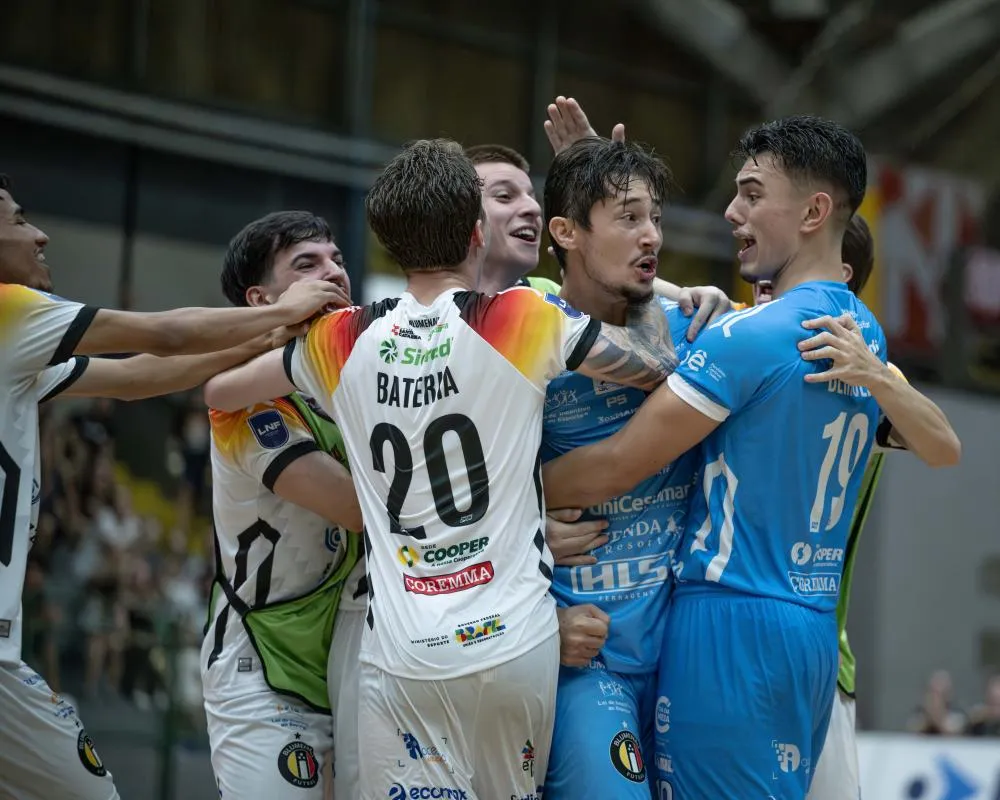 Em noite de Sesi lotado, Blumenau Futsal bate o Vasco na 1ª rodada da LNF Silver