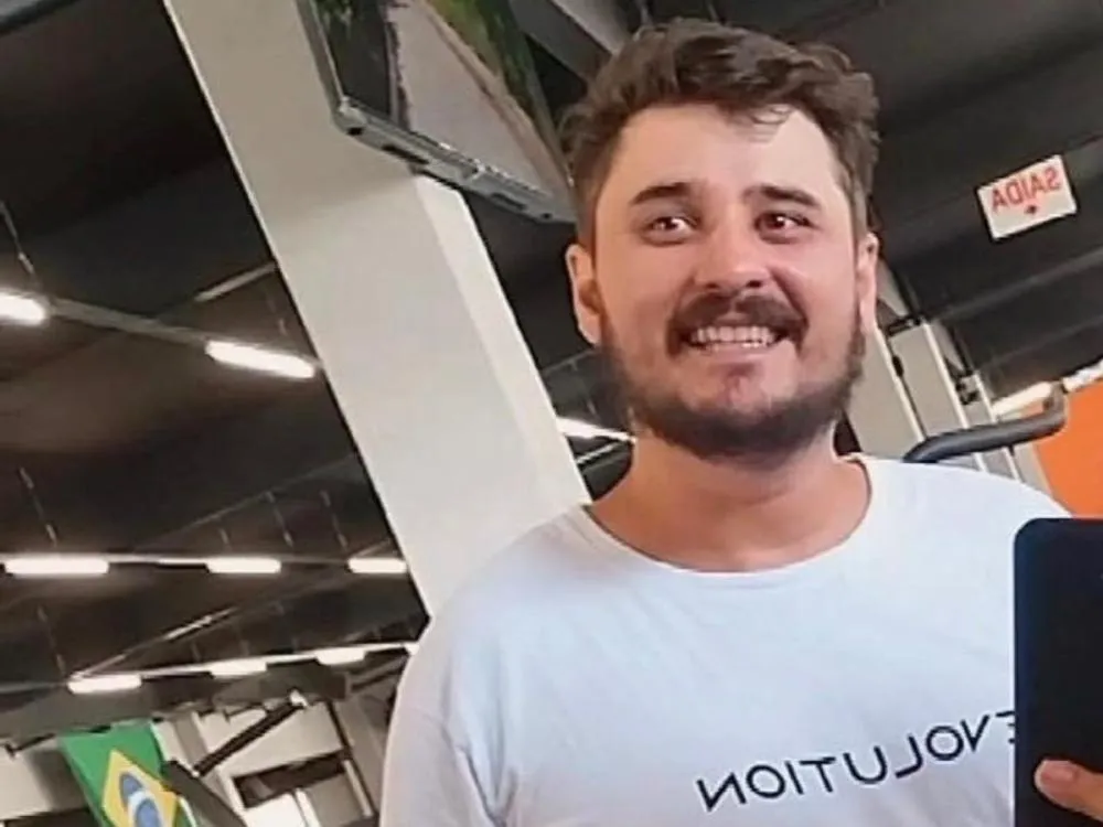 Homem encontrado morto dentro de carro em Blumenau é identificado