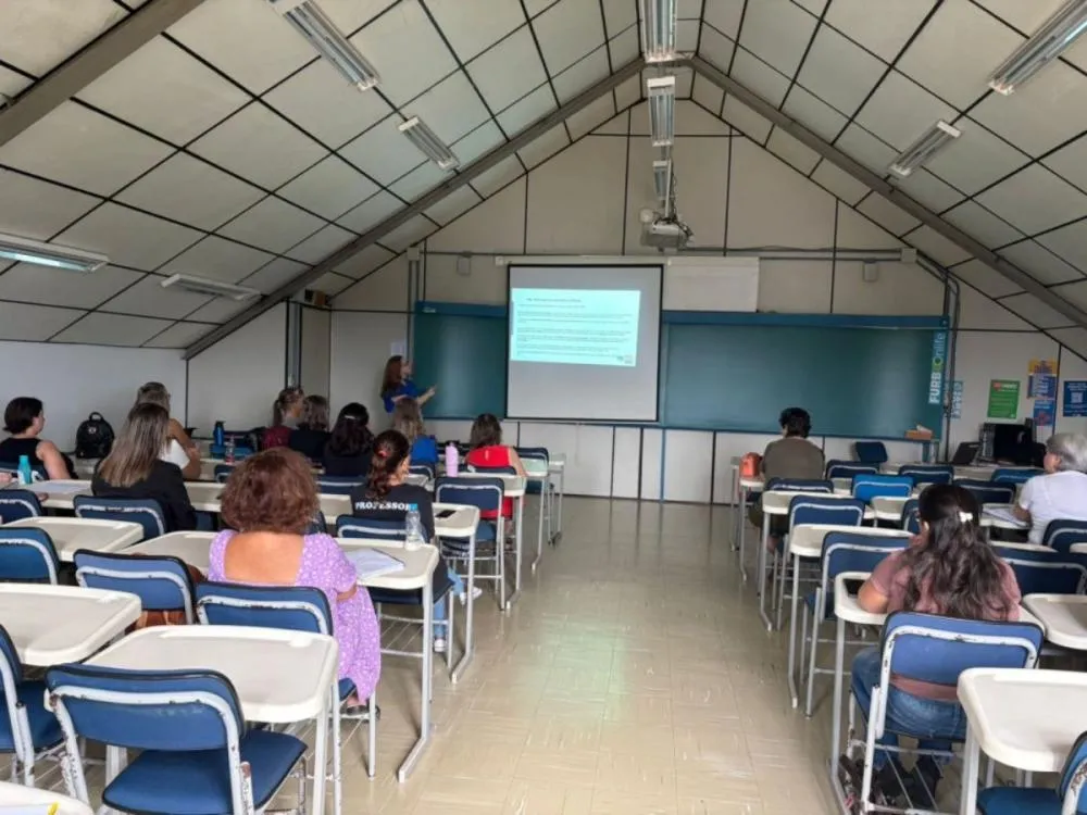 Blumenau oferece formação 'Escola Mais Segura' para profissionais da rede municipal