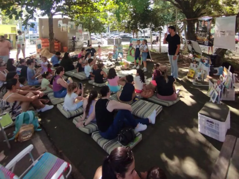 Parque da Leitura leva livros infantis ao Parque das Itoupavas, em Blumenau, neste sábado