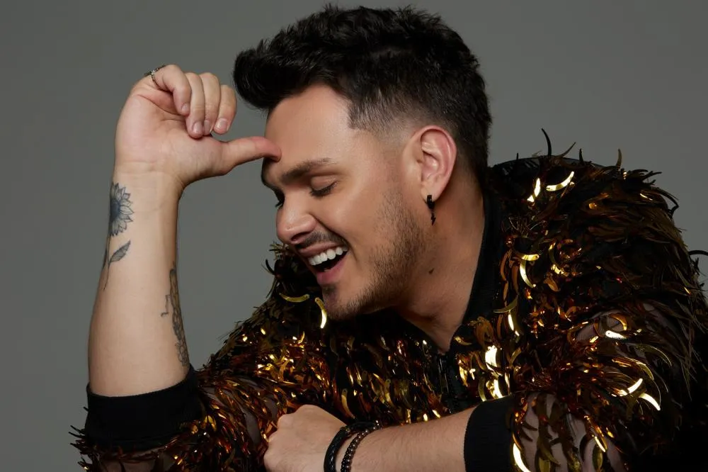 L'Ile Brasserie celebra 4 anos com “The Golden Era” e noite especial com show de Cadu Duarte