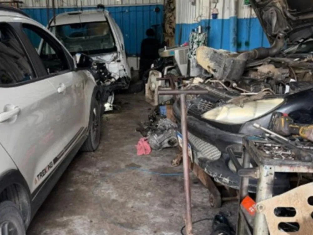 PM recupera veículos furtados em oficina fechada no bairro Carijós, em Indaial