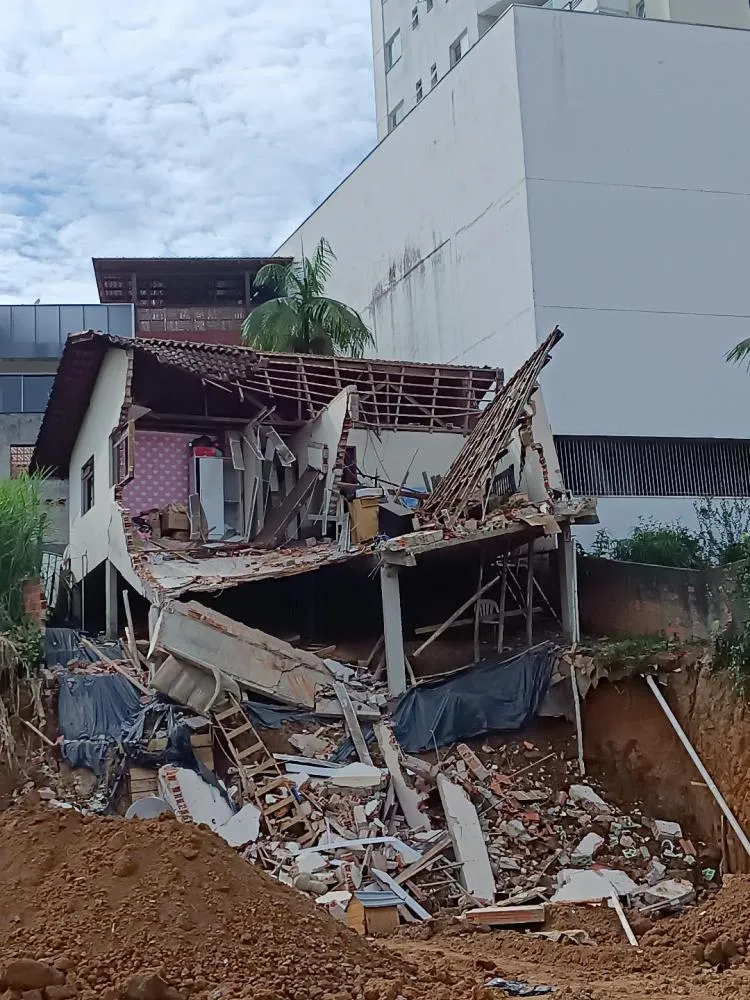 Família que teve casa destruída em Blumenau terá aluguel custeado por construtora até solução definitiva