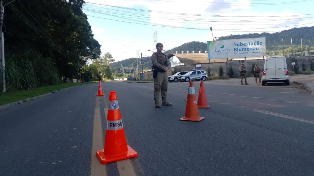 Polícia Militar faz operação 'Acesso Controlado' em diversos bairros de Blumenau