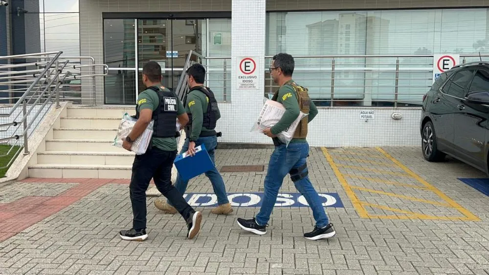 Prefeitura de Blumenau afirma que operações do Gaeco miram contratos da gestão anterior