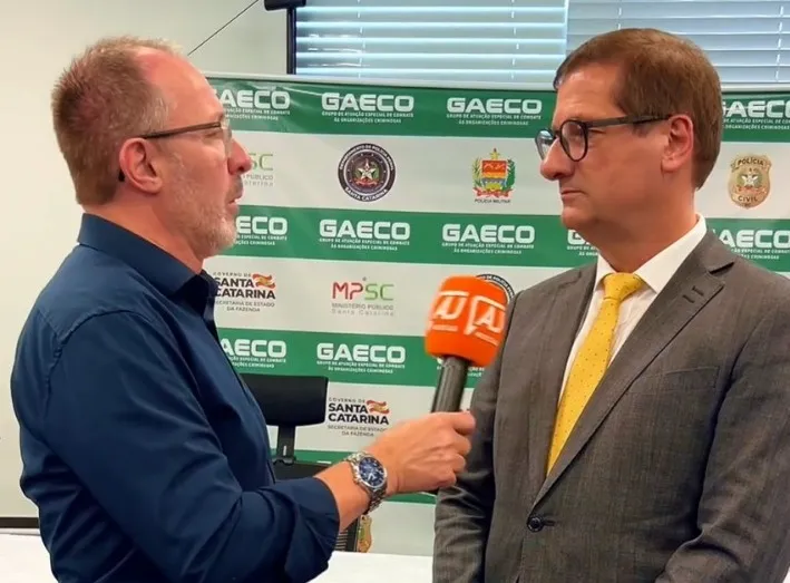 Vídeo: Promotor do MPSC detalha ao AJ Notícias esquemas de corrupção apurados pelo Gaeco em Blumenau