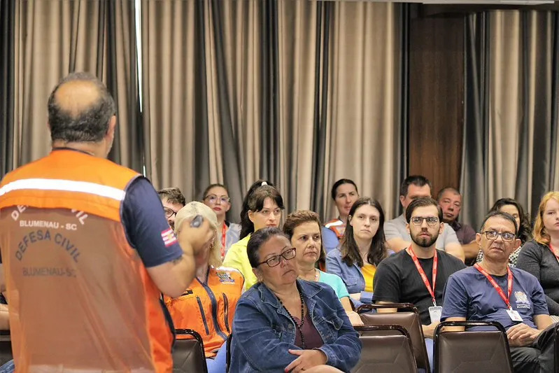 Blumenau inicia treinamentos de emergência para servidores