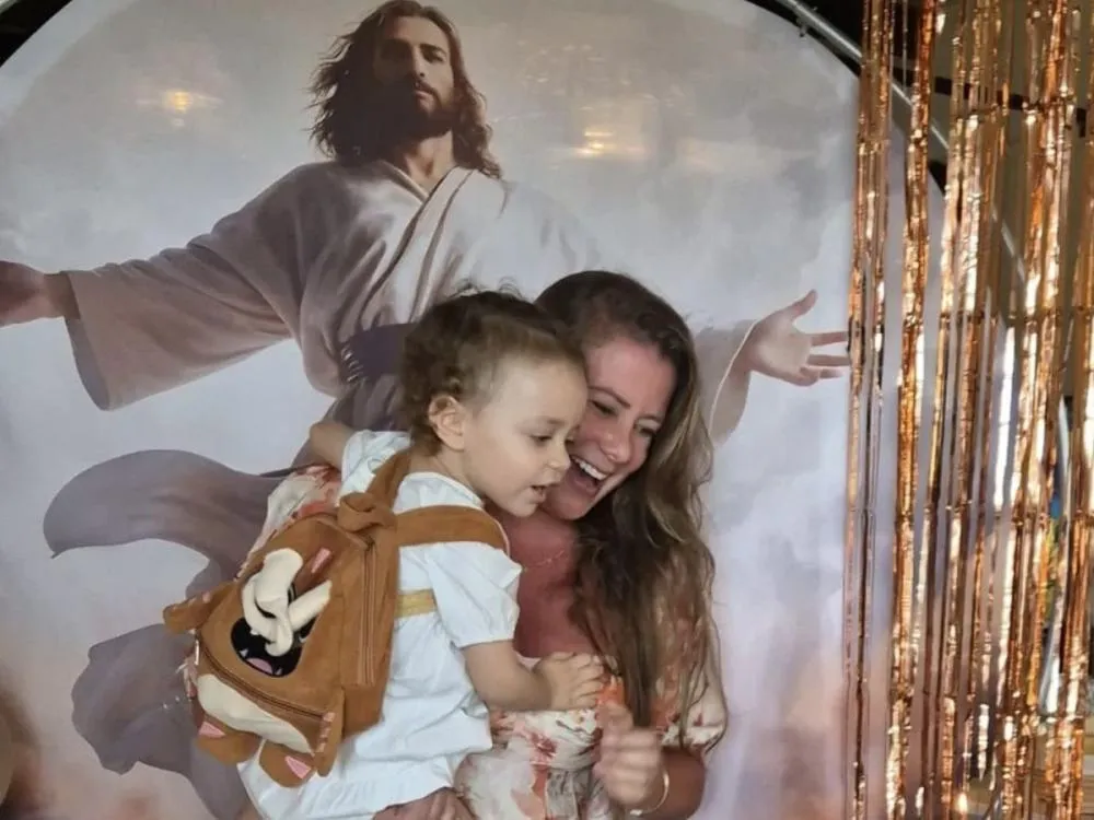 Curada da leucemia, Johanna Pinheiro, de 3 anos, transforma história em solidariedade e inspira campanha de doação de medula