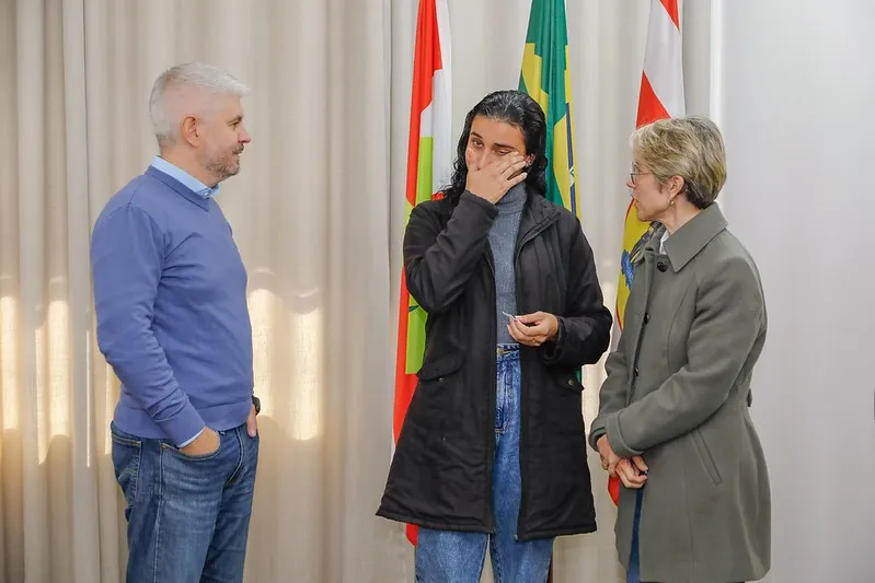 Família recebe apartamento do Minha Casa Minha Vida após mais de dez anos de espera em Blumenau