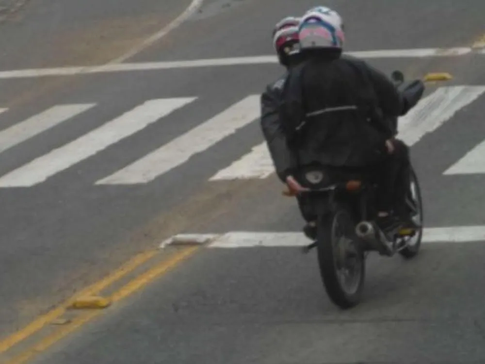 Jovem que escondia placa para escapar da fiscalização é preso em Pomerode