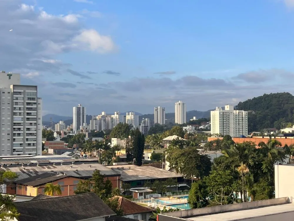 Blumenau tem nevoeiro de manhã, sol durante o dia e chuvisco à tarde nesta segunda-feira
