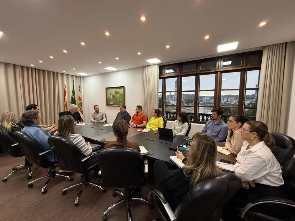 Blumenau cria comissões para avaliar contratos alvos de investigações do GAECO