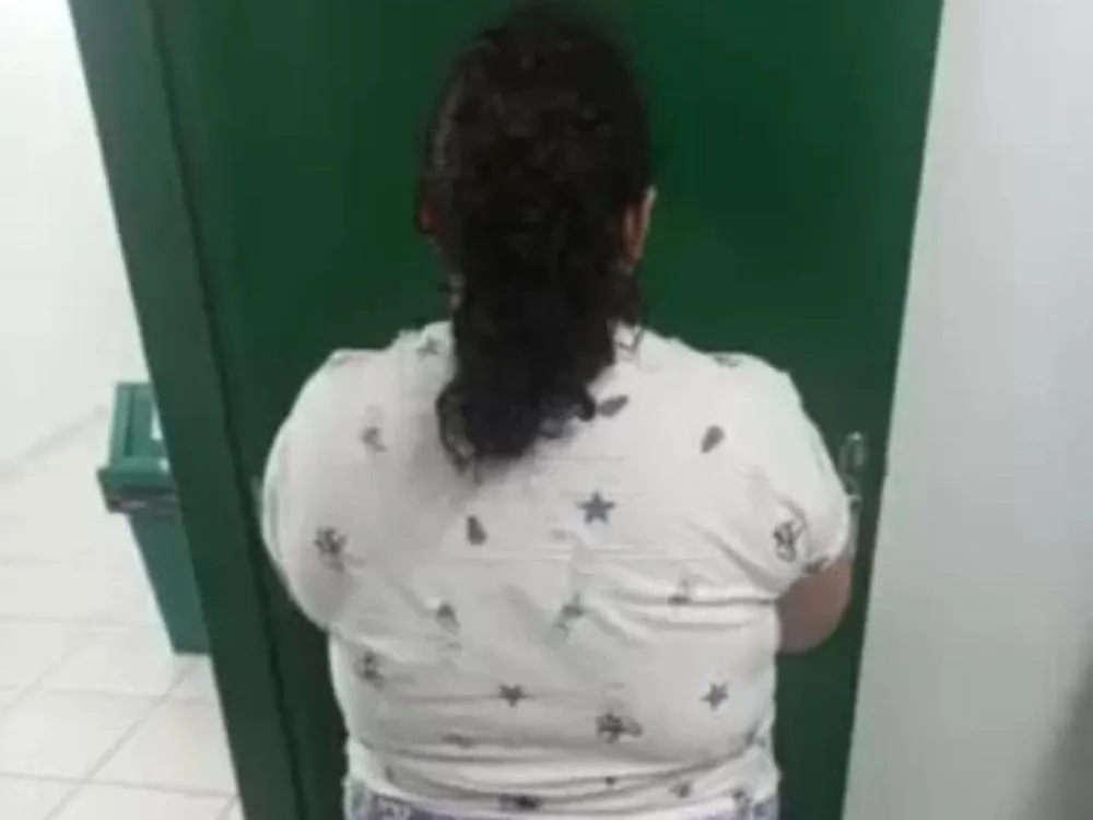 Mulher que fingia ser menina de 12 anos tem prisão preventiva decretada em SC