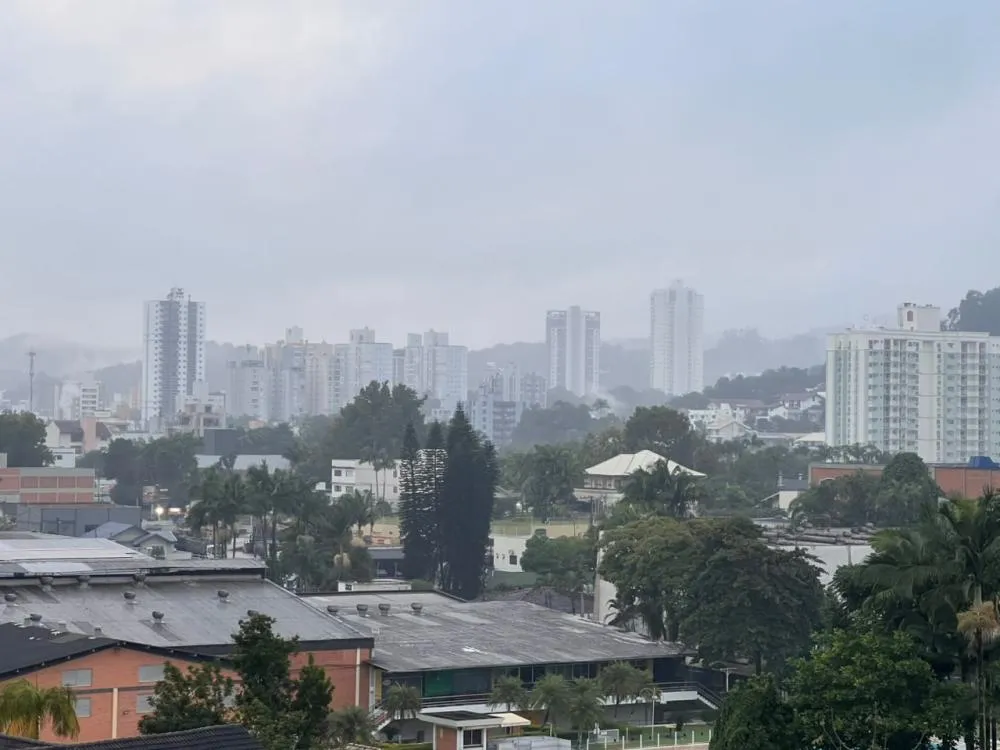 Blumenau tem nevoeiro de manhã e sol à tarde nesta segunda-feira