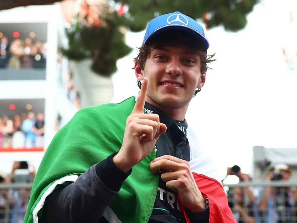 Em Monaco mais um show do garoto Kimi Antonelli