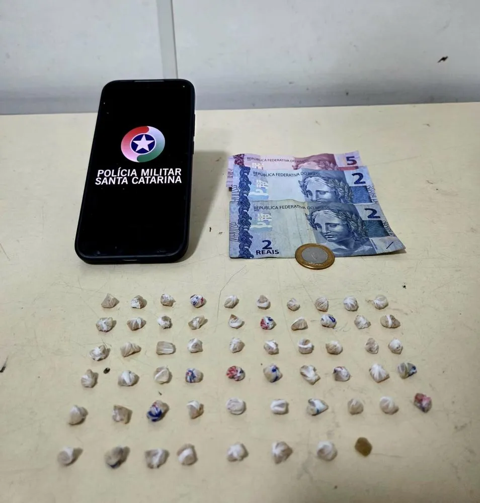 Adolescente é apreendido por tráfico de drogas e receptação no bairro Vorstadt, em Blumenau