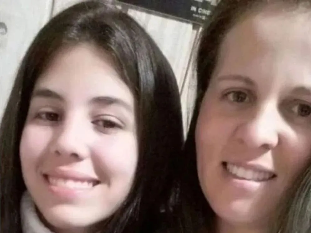 Mãe e filha morrem em acidente envolvendo moto e caminhões na BR-101, em Itajaí