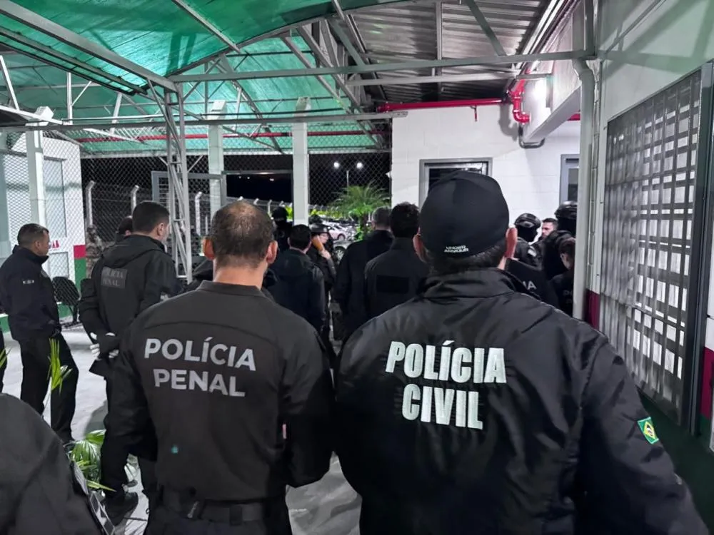 Operação mira facção criminosa com atuação dentro e fora de presídios em Santa Catarina