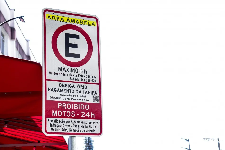 Blumenau reativa vagas do estacionamento rotativo com permanência de até três horas