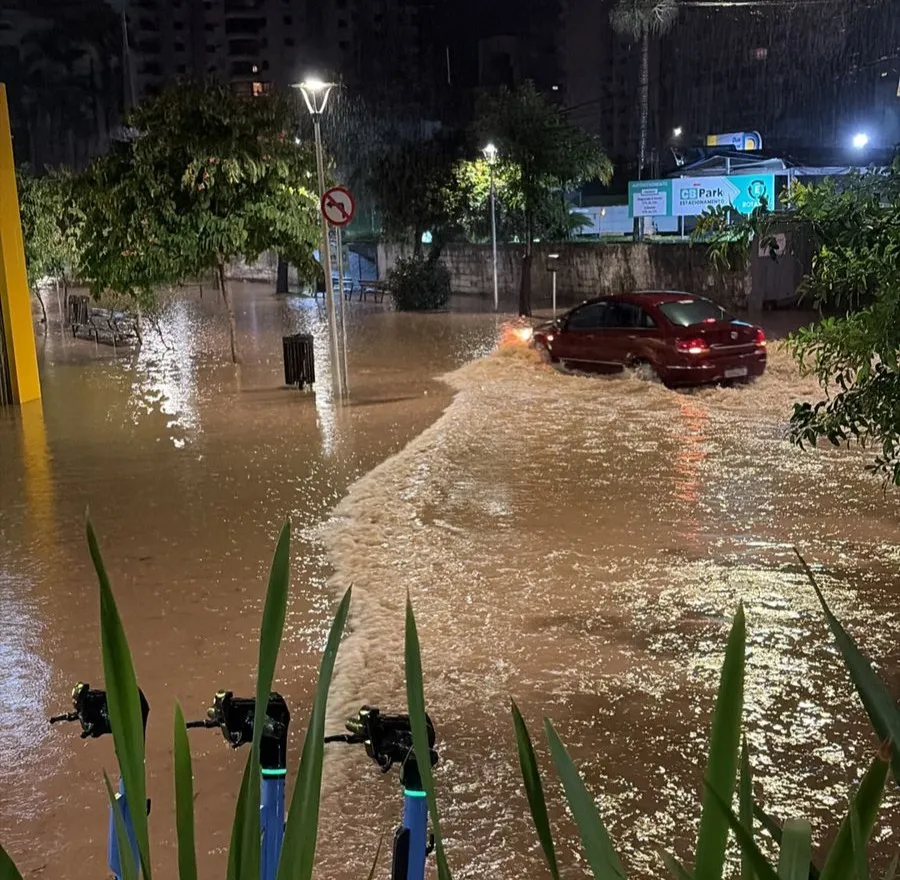 Defesa Civil registra dez ocorrências de alagamentos e deslizamentos em Blumenau nesta terça-feira