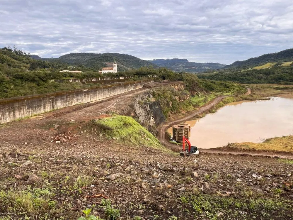 Barragem Norte chega a 17,8 metros e Defesa Civil pode acionar plano para comunidades indígenas