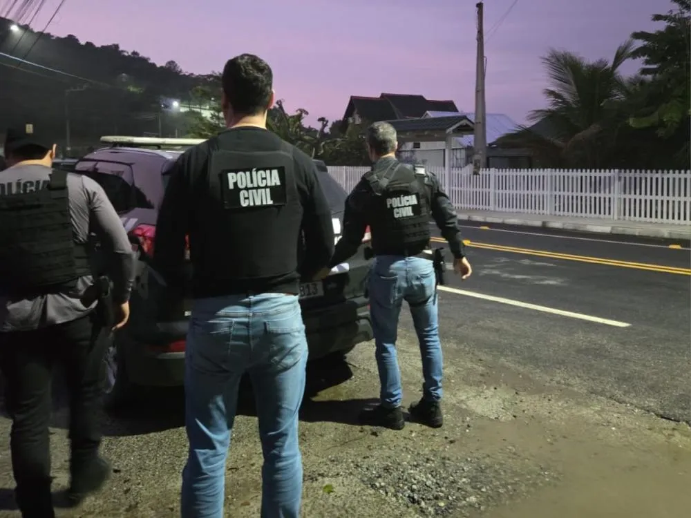 Polícia Civil prende suspeito de aplicar série de golpes com PIX falso em Blumenau e outras cidades de SC