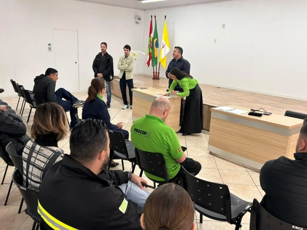 Gaspar oficializa adesão ao programa Limpa Fios do Procon-SC e reforça fiscalização de cabos irregulares