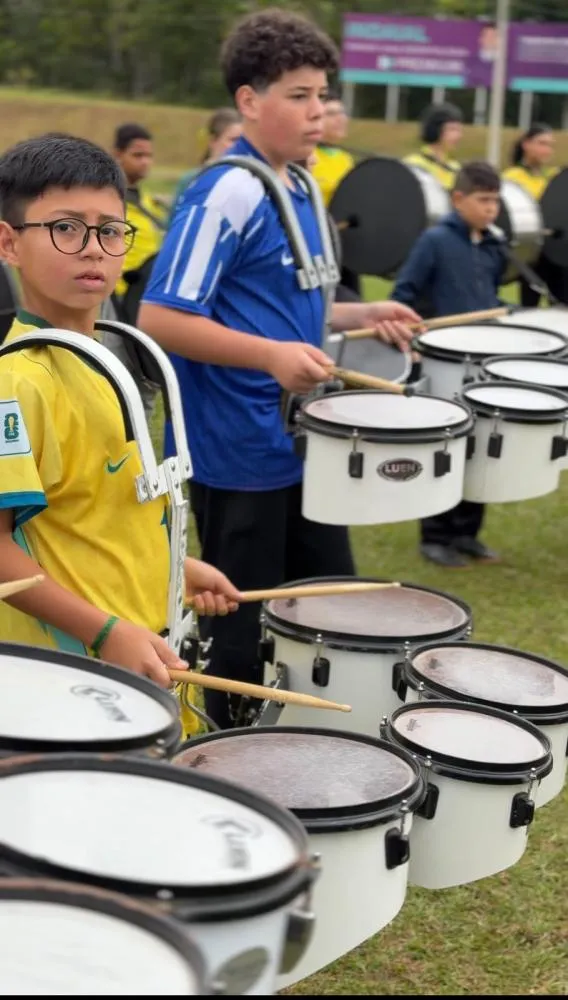 Fanfarras das escolas municipais homenageiam a Seleção Brasileira em Indaial