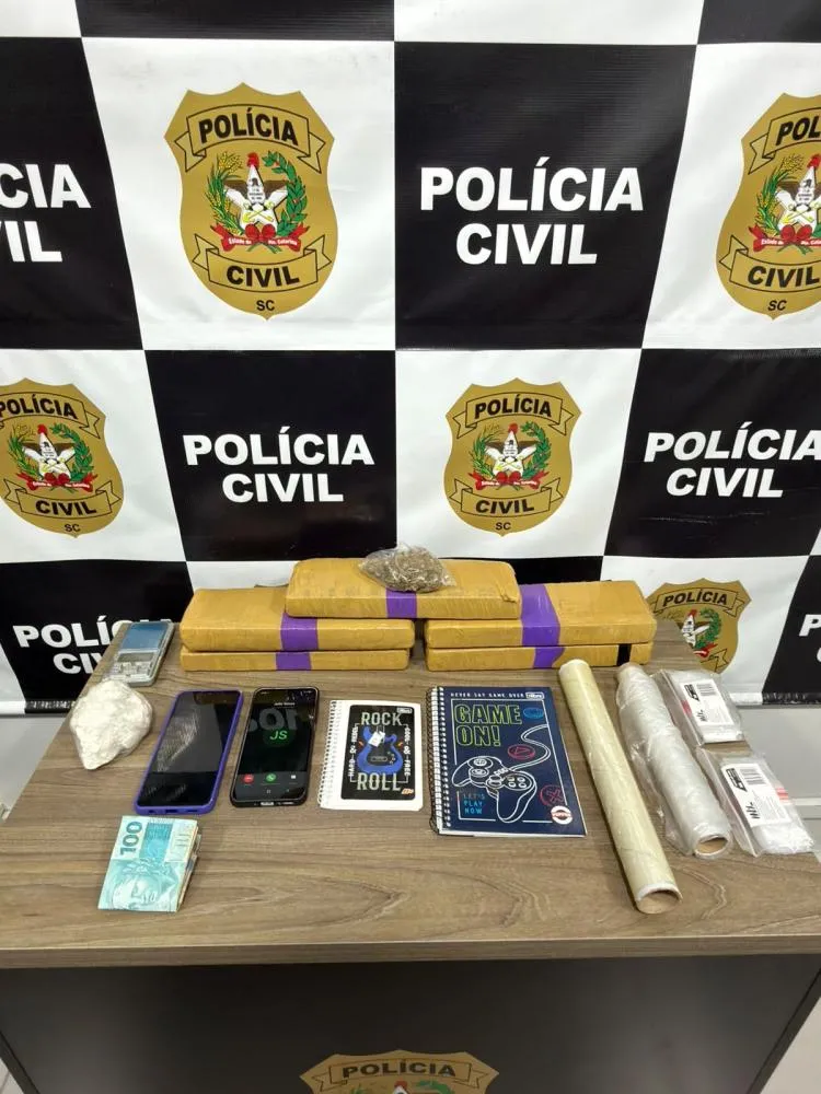 Casal é preso por tráfico e associação para o tráfico após apreensão de quase 4 kg de drogas