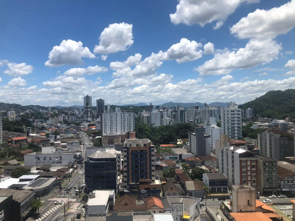 Sol predomina neste sábado, mas Blumenau ainda pode ter chuva fraca no fim do dia