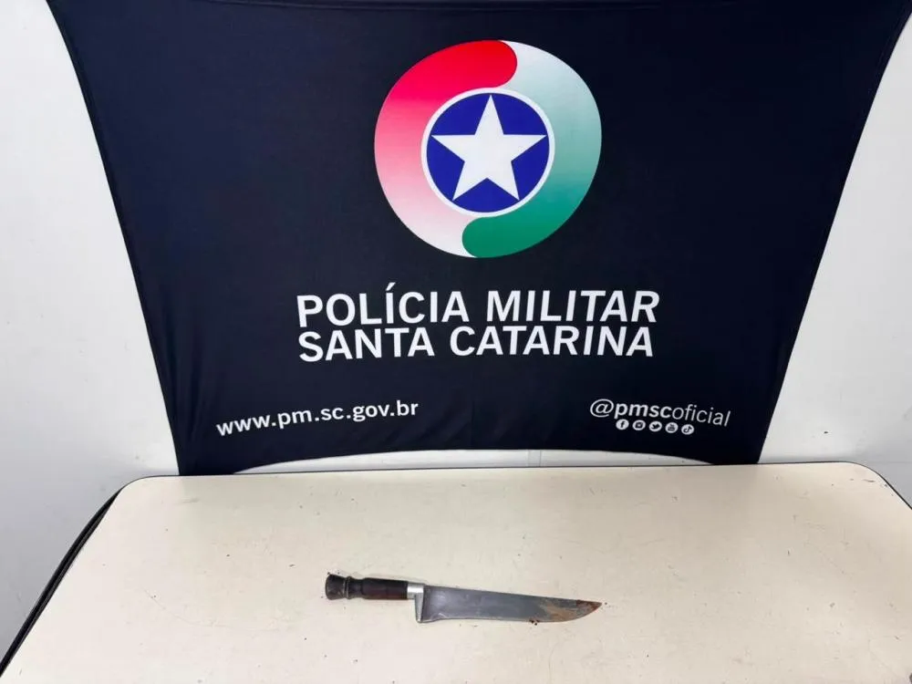 Homem é morto a facadas após discussão em bar no bairro do Salto, em Blumenau
