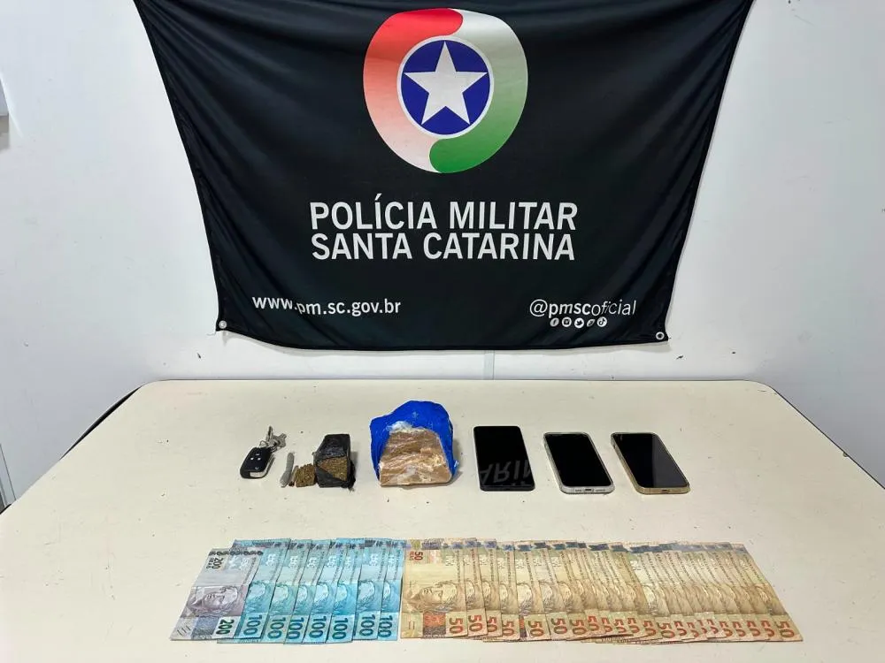 Três homens são presos com quase 900 gramas de crack em Blumenau