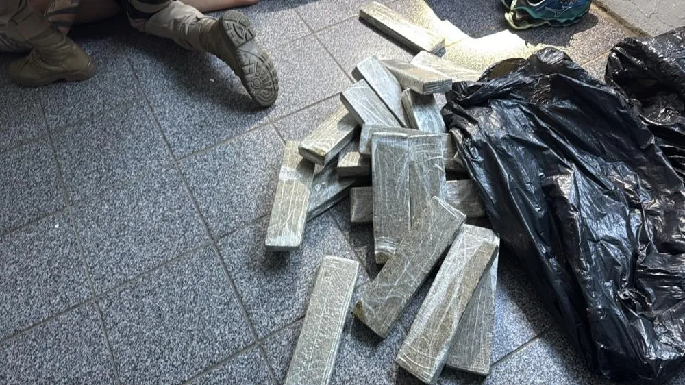 GAECO prende 12 pessoas em flagrante em operação contra tráfico e comércio ilegal de armas na Grande Florianópolis