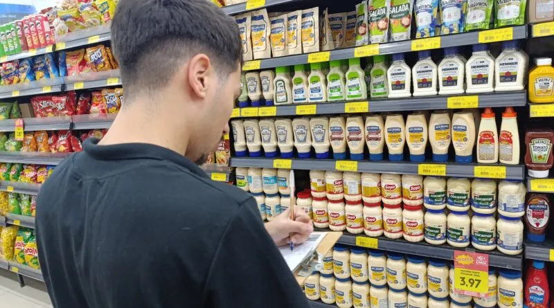 Pesquisa do Procon aponta diferença de R$ 59 no preço da cesta básica em supermercados de Gaspar