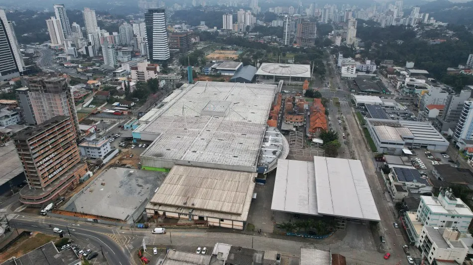 Parque Vila Germânica ganha 2,6 mil m² de nova área para eventos em Blumenau