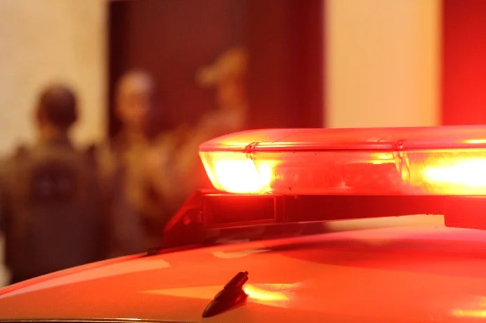 Dois homens são presos por violência doméstica na noite deste sábado em Blumenau