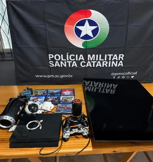 Homem é preso após objetos furtados de residência serem encontrados em Timbó