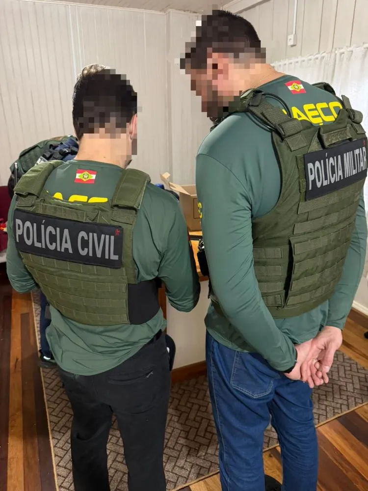 Operação nacional contra abuso sexual infantojuvenil cumpre mandados em Blumenau e Corupá
