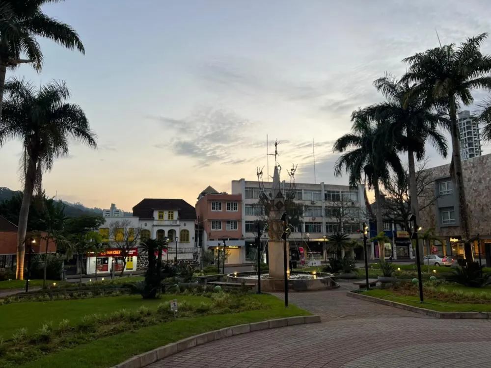 Quarta-feira tem chuva persistente e risco de temporal à tarde e à noite em Blumenau