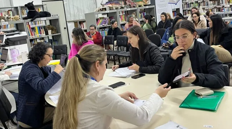 Gaspar realiza chamada pública para nove vagas na área da Educação