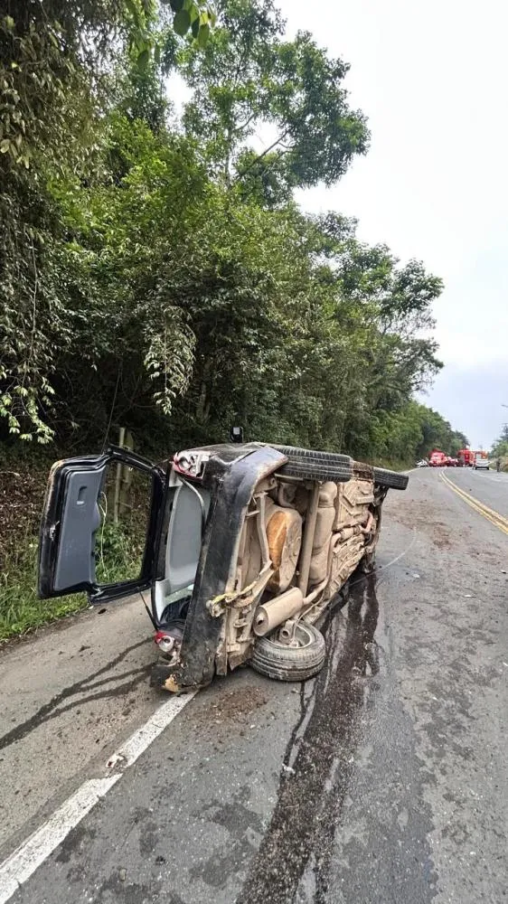 Acidente entre três veículos deixa quatro mulheres feridas no Alto Vale, neste sábado